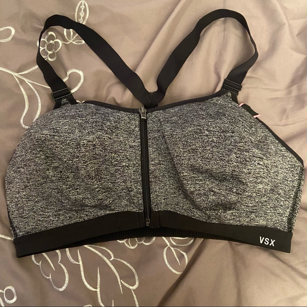 🏋️‍♀️ Victoria’s Secret SPORTS BRA 🌟